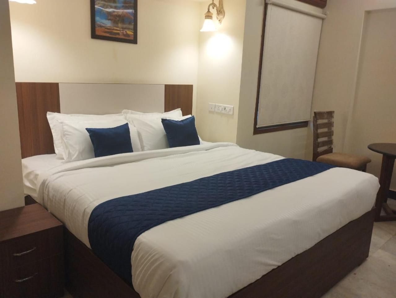 A.R Residency Hotell Chennai Exteriör bild
