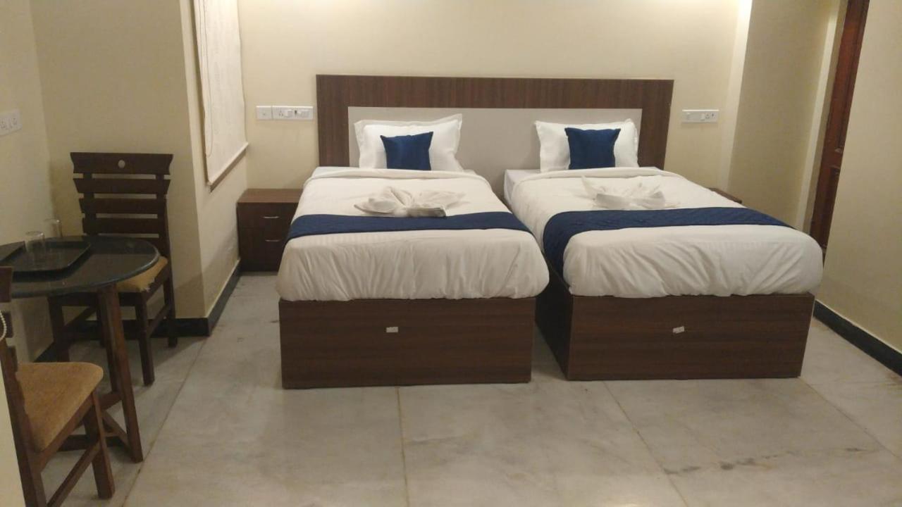 A.R Residency Hotell Chennai Exteriör bild