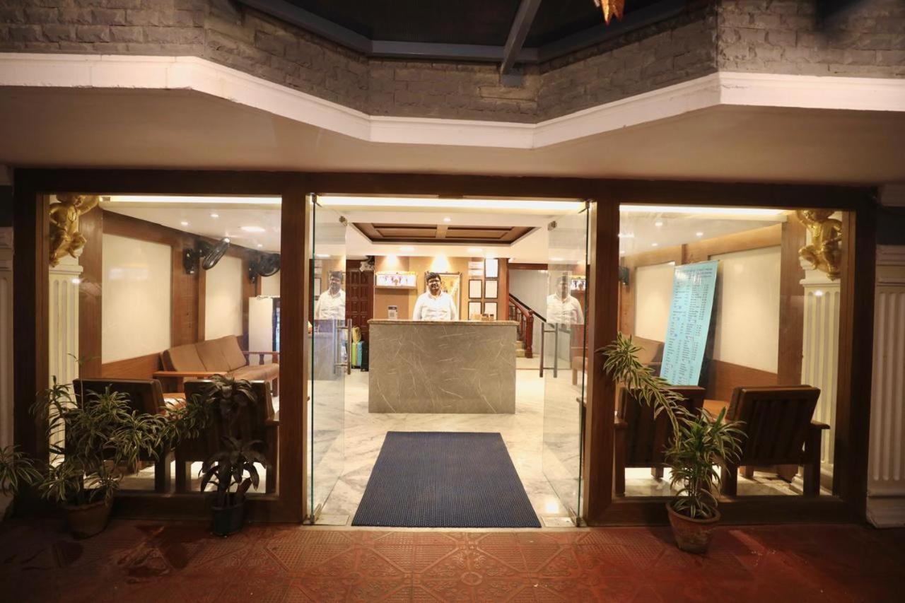 A.R Residency Hotell Chennai Exteriör bild