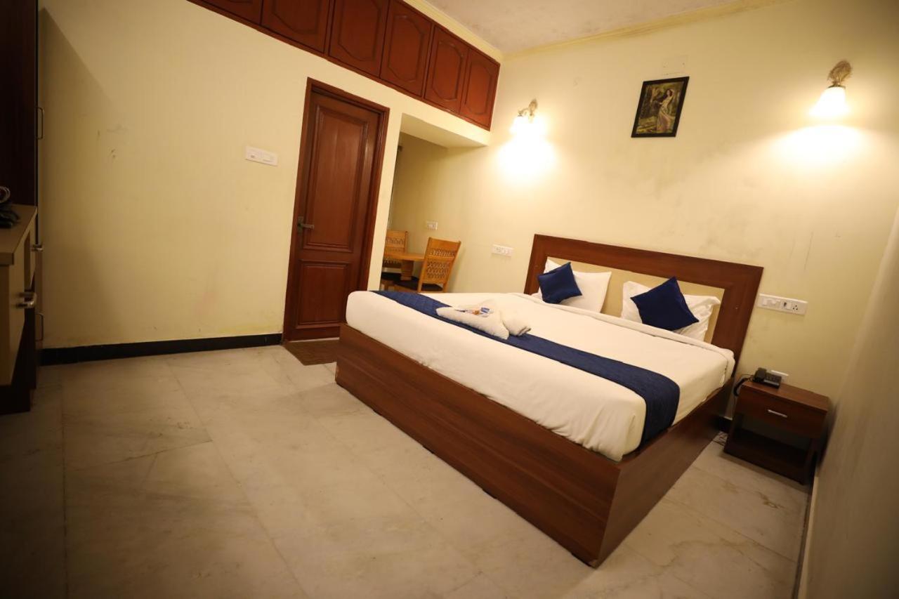 A.R Residency Hotell Chennai Exteriör bild