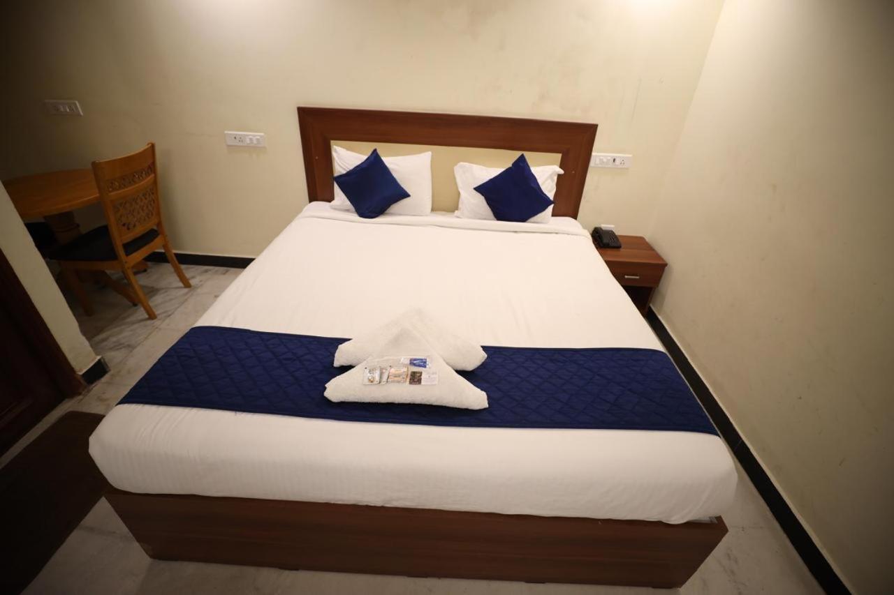 A.R Residency Hotell Chennai Exteriör bild