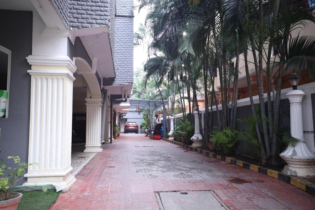 A.R Residency Hotell Chennai Exteriör bild
