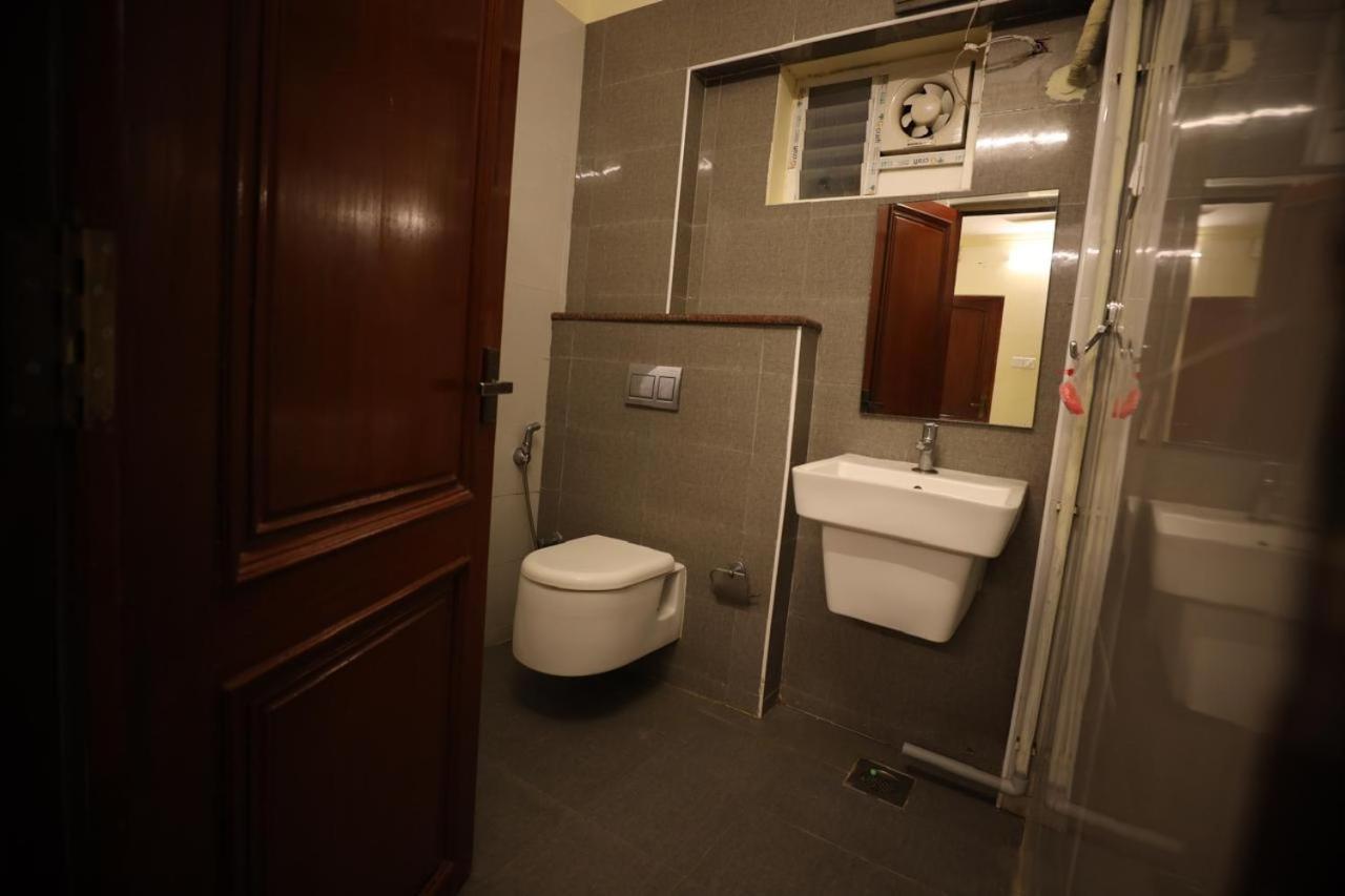 A.R Residency Hotell Chennai Exteriör bild