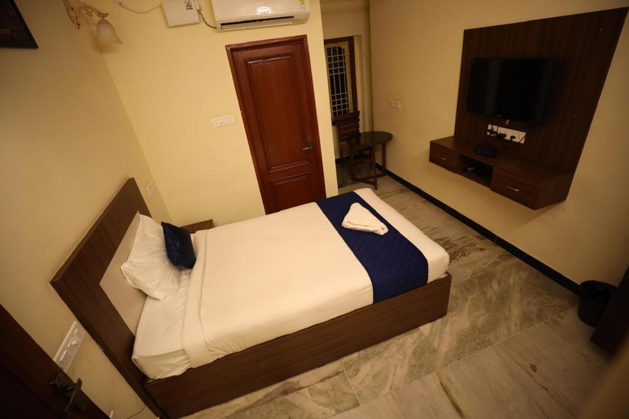 A.R Residency Hotell Chennai Exteriör bild