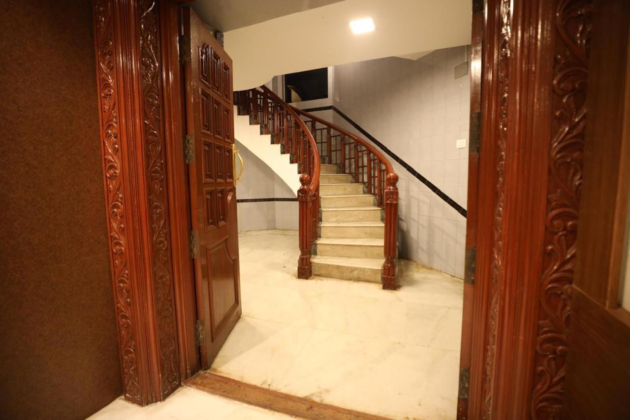 A.R Residency Hotell Chennai Exteriör bild